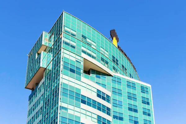 Эмблема компании Роснефть на офисное здание — стоковое фото
