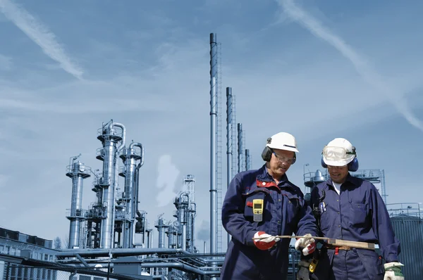 Работников нефтяной и нефтеперерабатывающей промышленности — стоковое фото